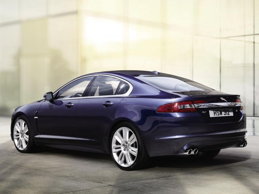  Jaguar XFR 2009 года  (US) (фото 2 из 16)